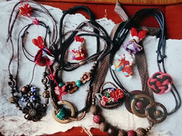 古布のブローチとネックレス、吊るし飾り作り体験